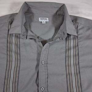 Haggar Cool 18 Tec Men's XL Gray Striped Short Sleeve Button Down Shirt